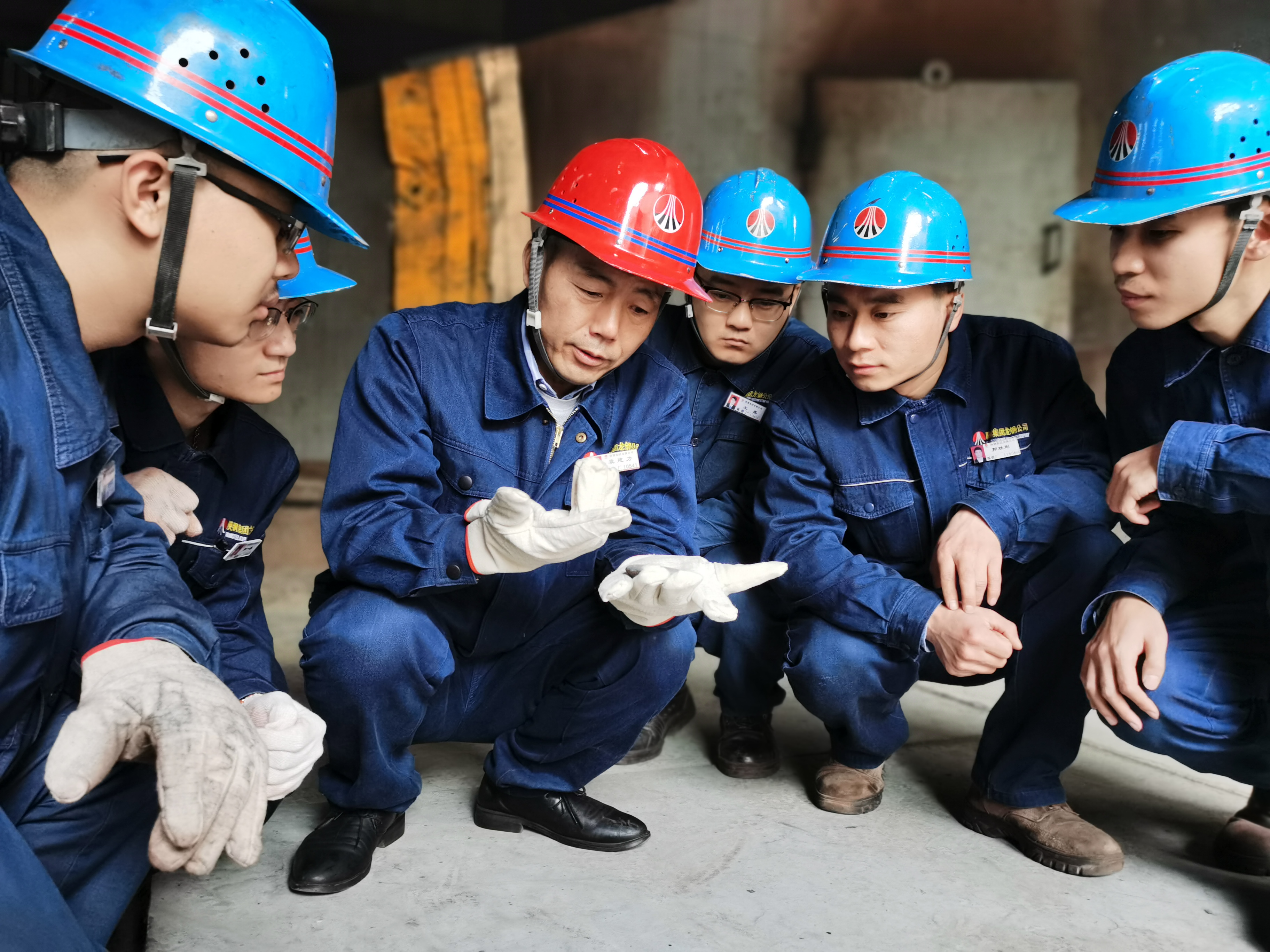 “四個注重”增強鐵前人才“四力” “四個注重”增強鐵前人才“四力”