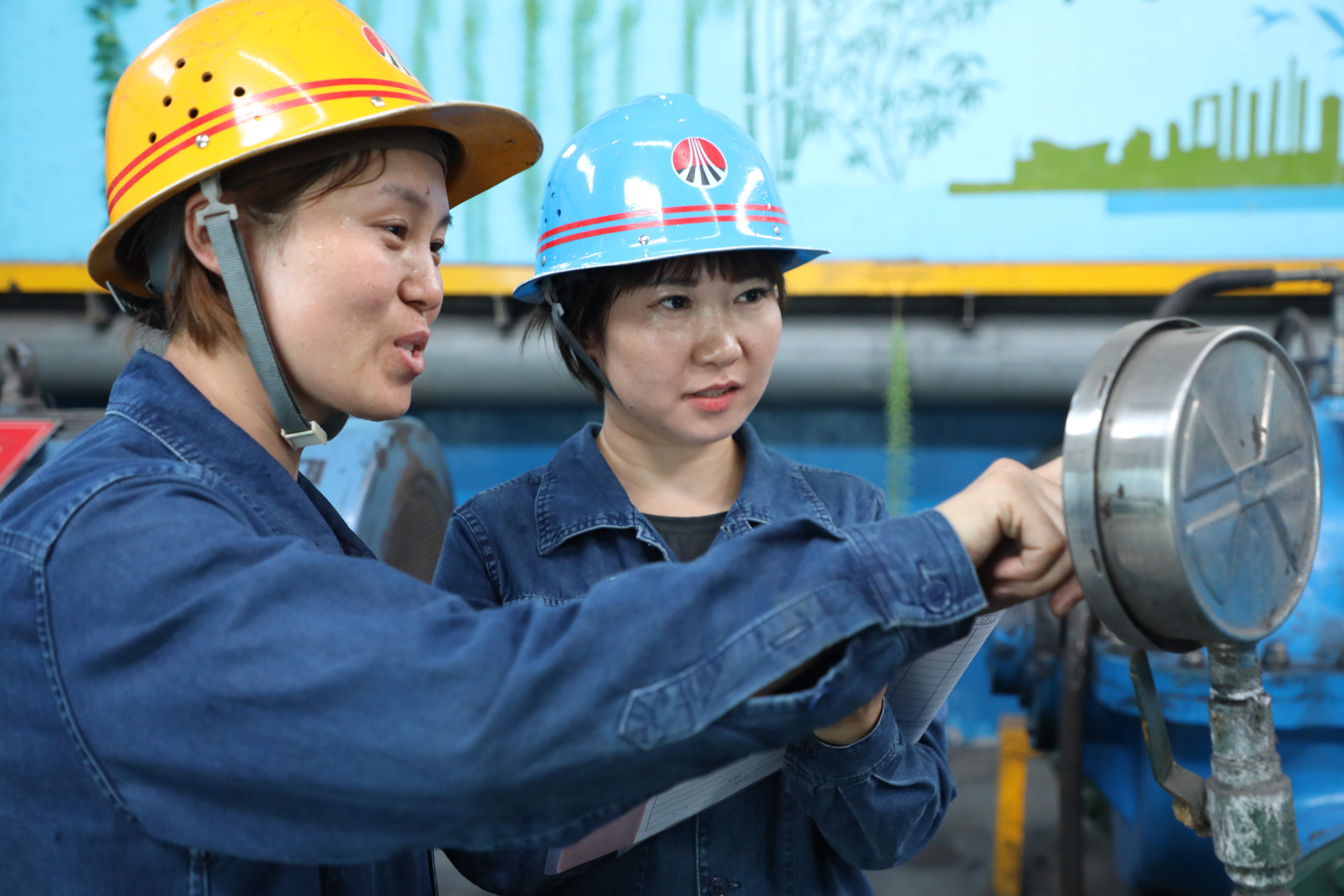 “四個(gè)課堂”讓培訓(xùn)形式“活”起來(lái) “四個(gè)課堂”讓培訓(xùn)形式“活”起來(lái)