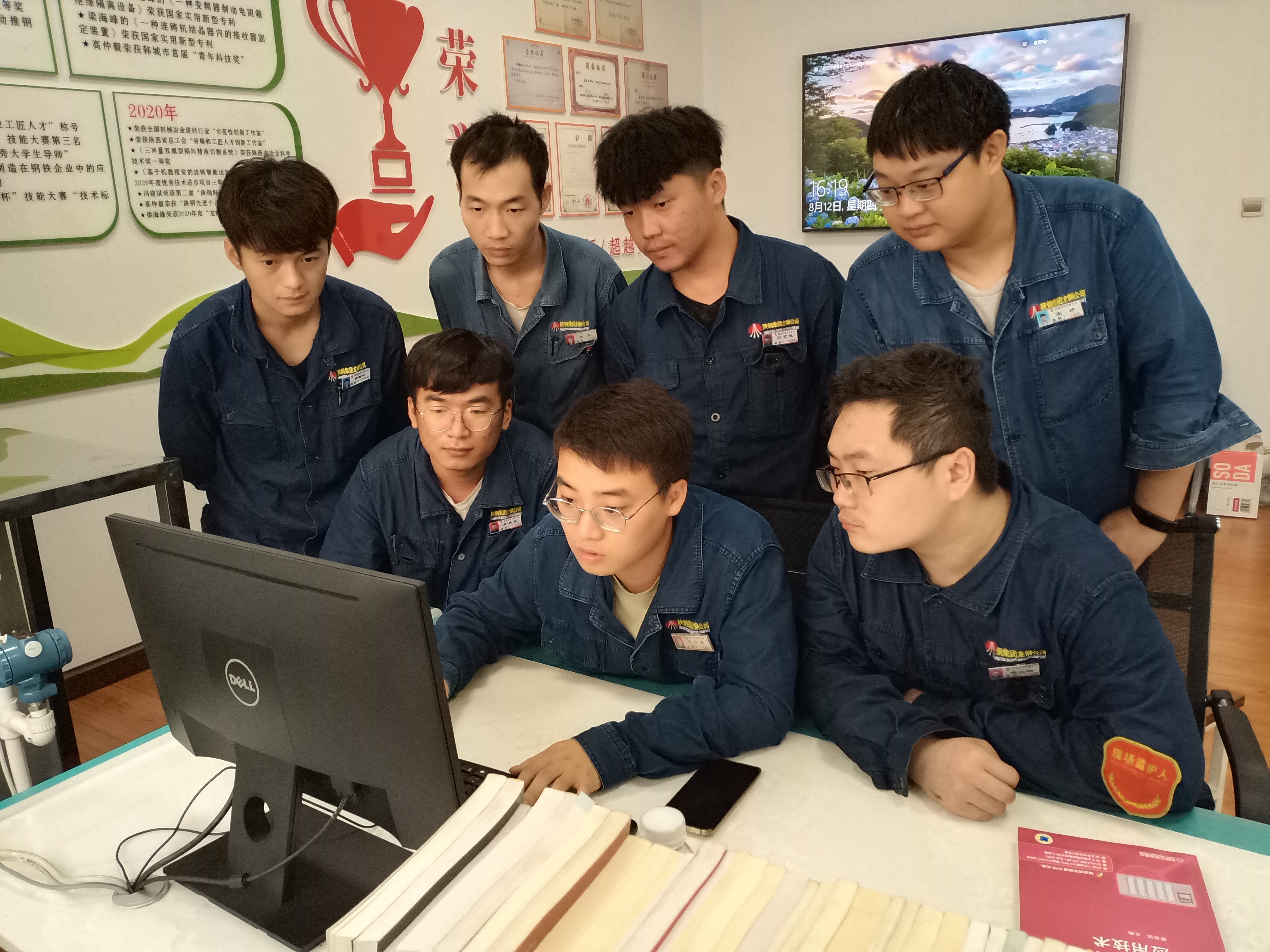 聚力“五項工程” 培養卓越人才 聚力“五項工程” 培養卓越人才