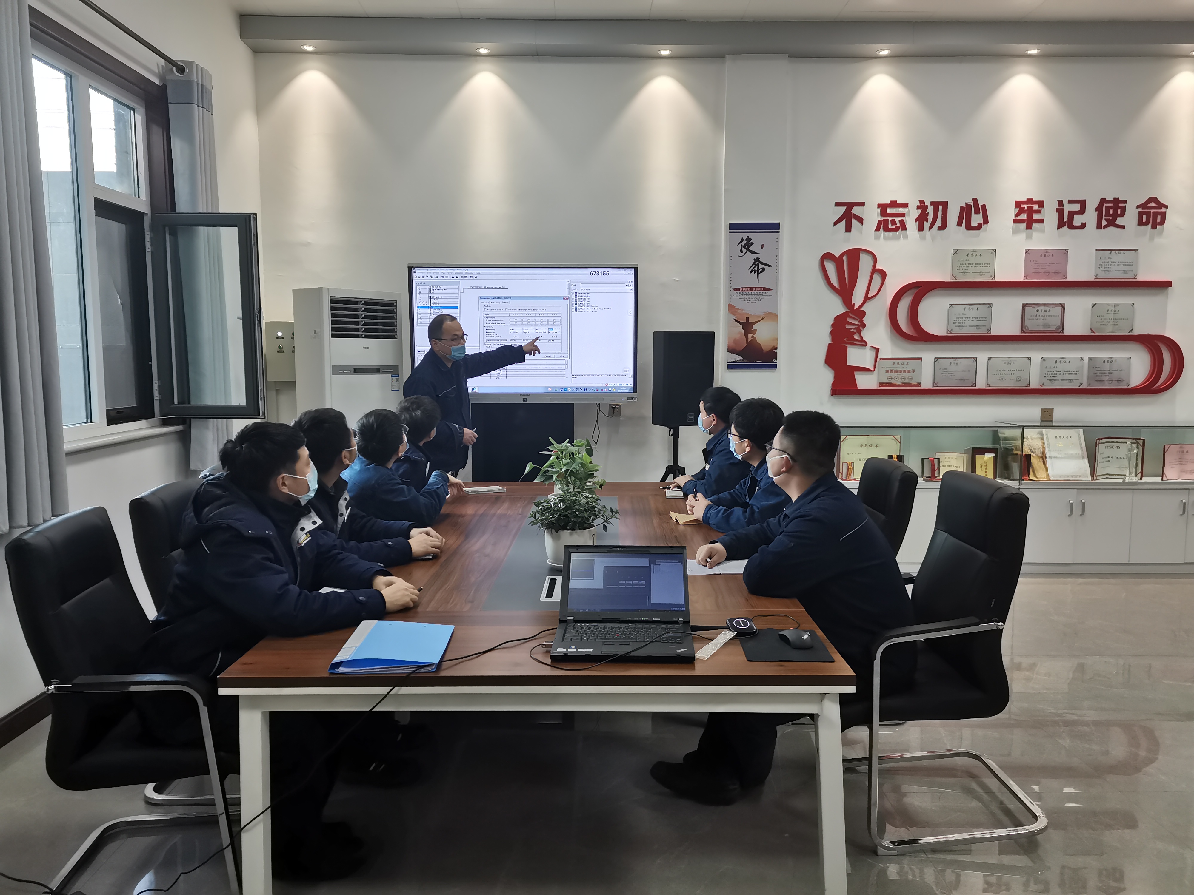 人才,讓創(chuàng)新的源泉活起來(lái) 人才,讓創(chuàng)新的源泉活起來(lái)