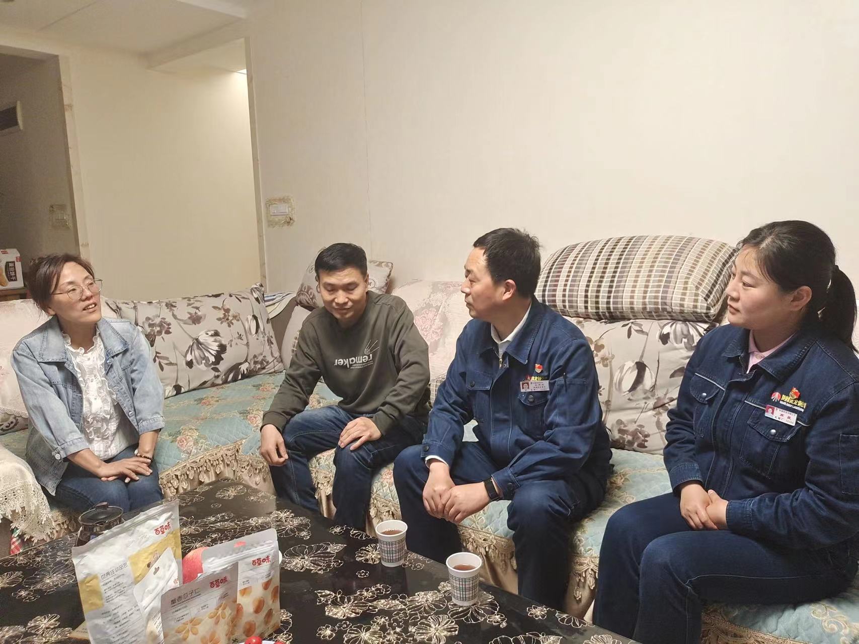 監(jiān)督在前敲警鐘 杜絕身邊“微腐敗” 監(jiān)督在前敲警鐘 杜絕身邊“微腐敗”