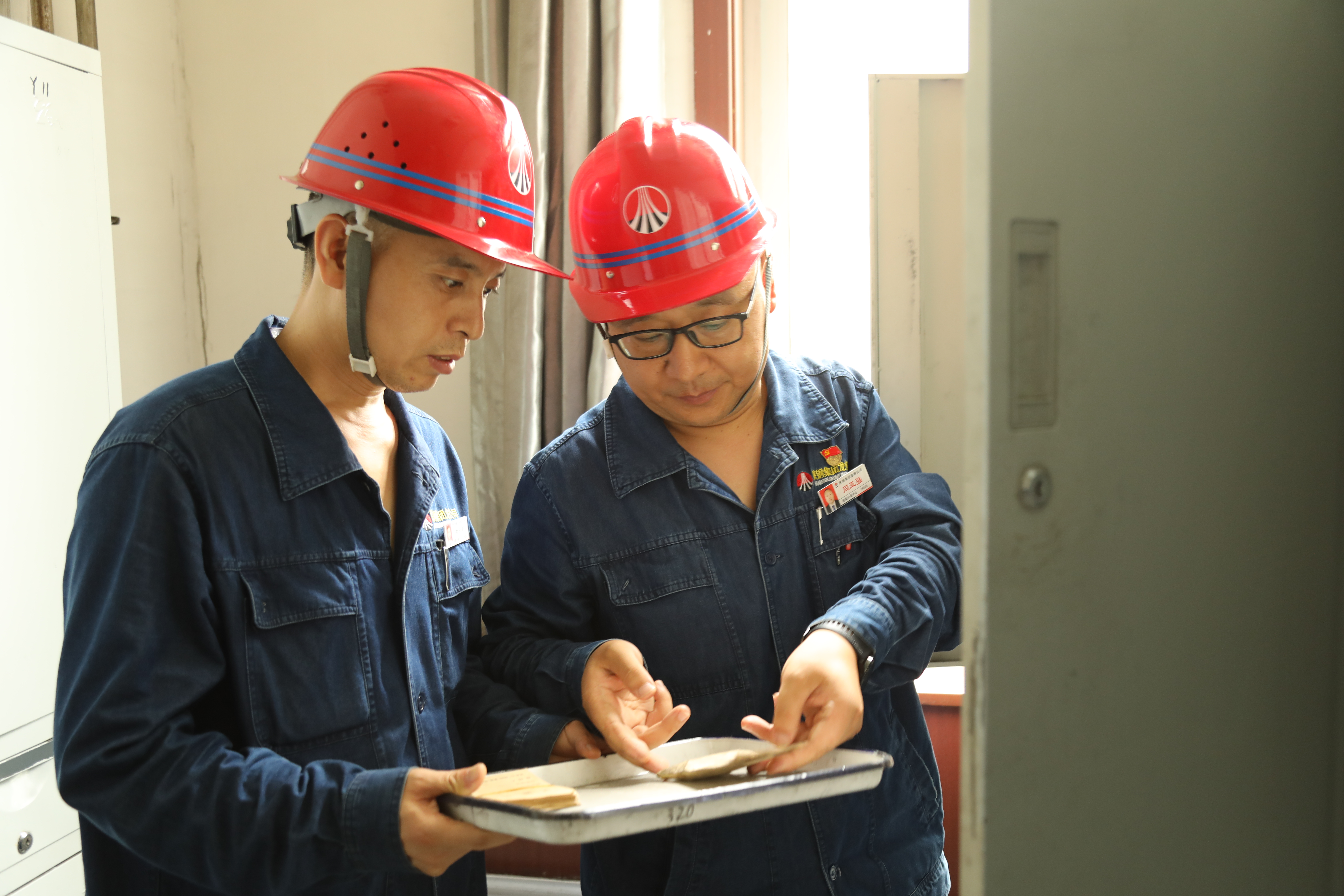 監(jiān)督在前敲警鐘 杜絕身邊“微腐敗” 監(jiān)督在前敲警鐘 杜絕身邊“微腐敗”