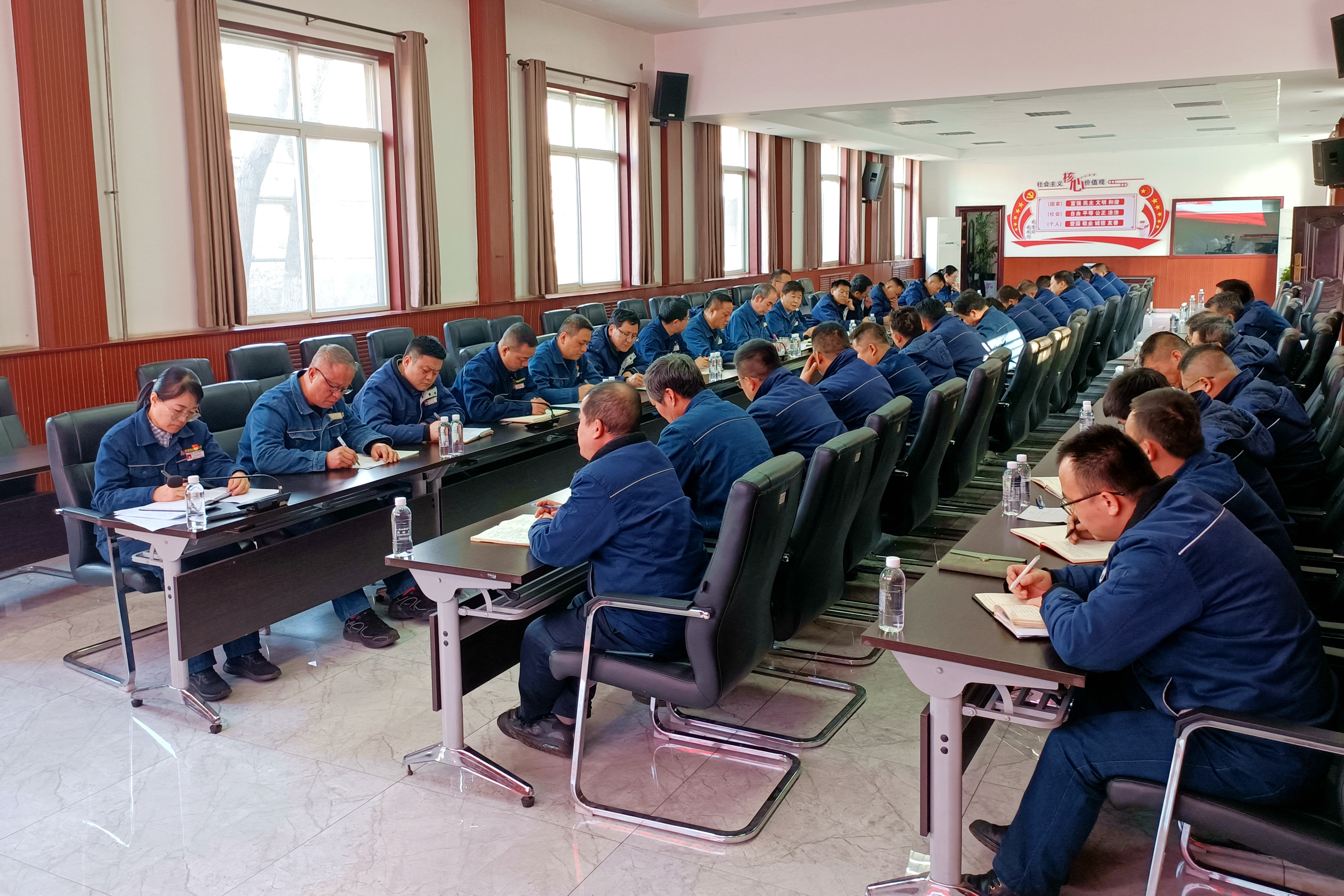 以標準化規(guī)范化為抓手 推動黨支部建設“塑形提質(zhì)” 以標準化規(guī)范化為抓手 推動黨支部建設“塑形提質(zhì)”