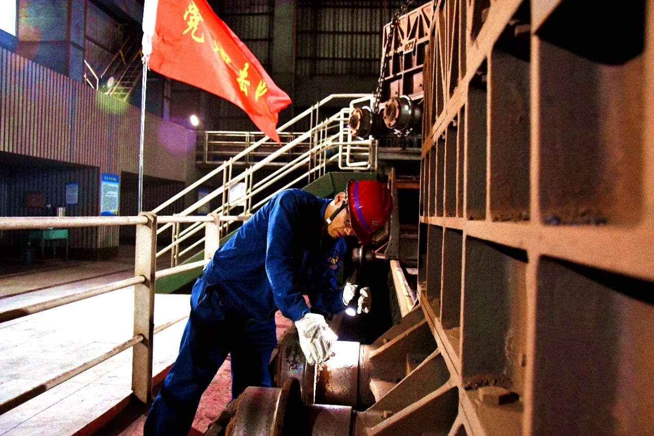 以硬作風提振打硬仗精氣神 以硬作風提振打硬仗精氣神