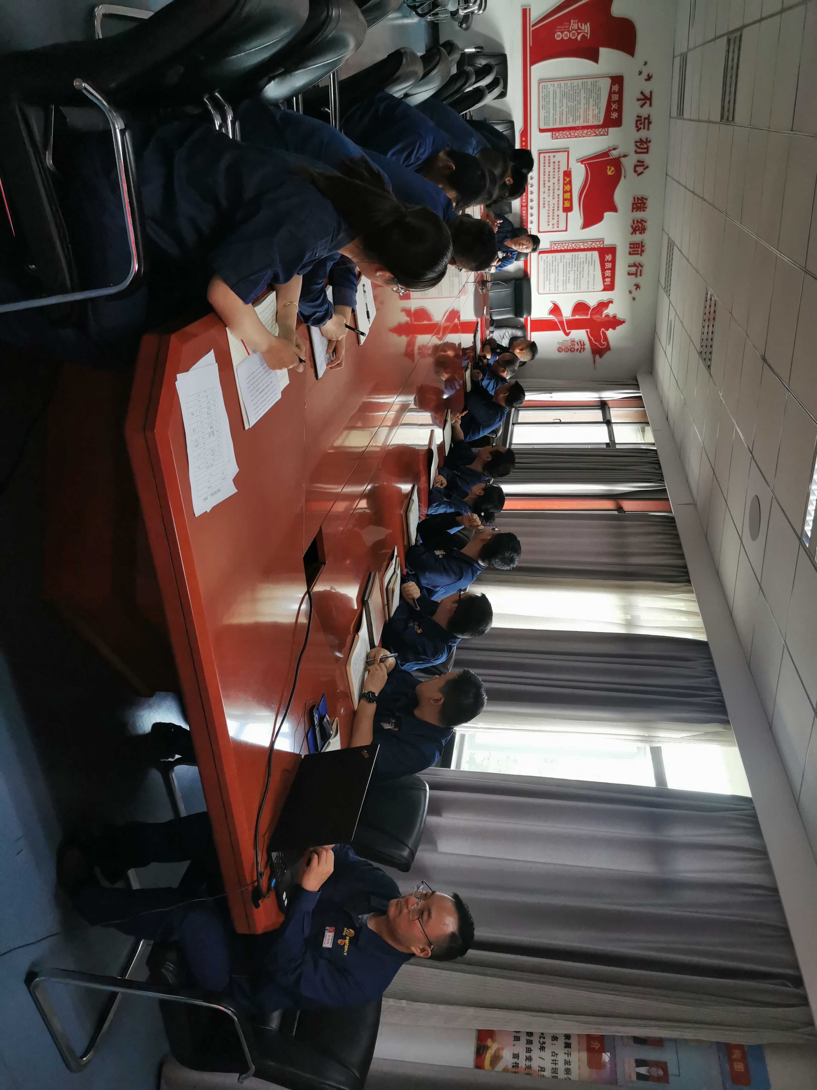 全面提高機(jī)關(guān)黨建質(zhì)量 當(dāng)好“排頭兵” 全面提高機(jī)關(guān)黨建質(zhì)量 當(dāng)好“排頭兵”