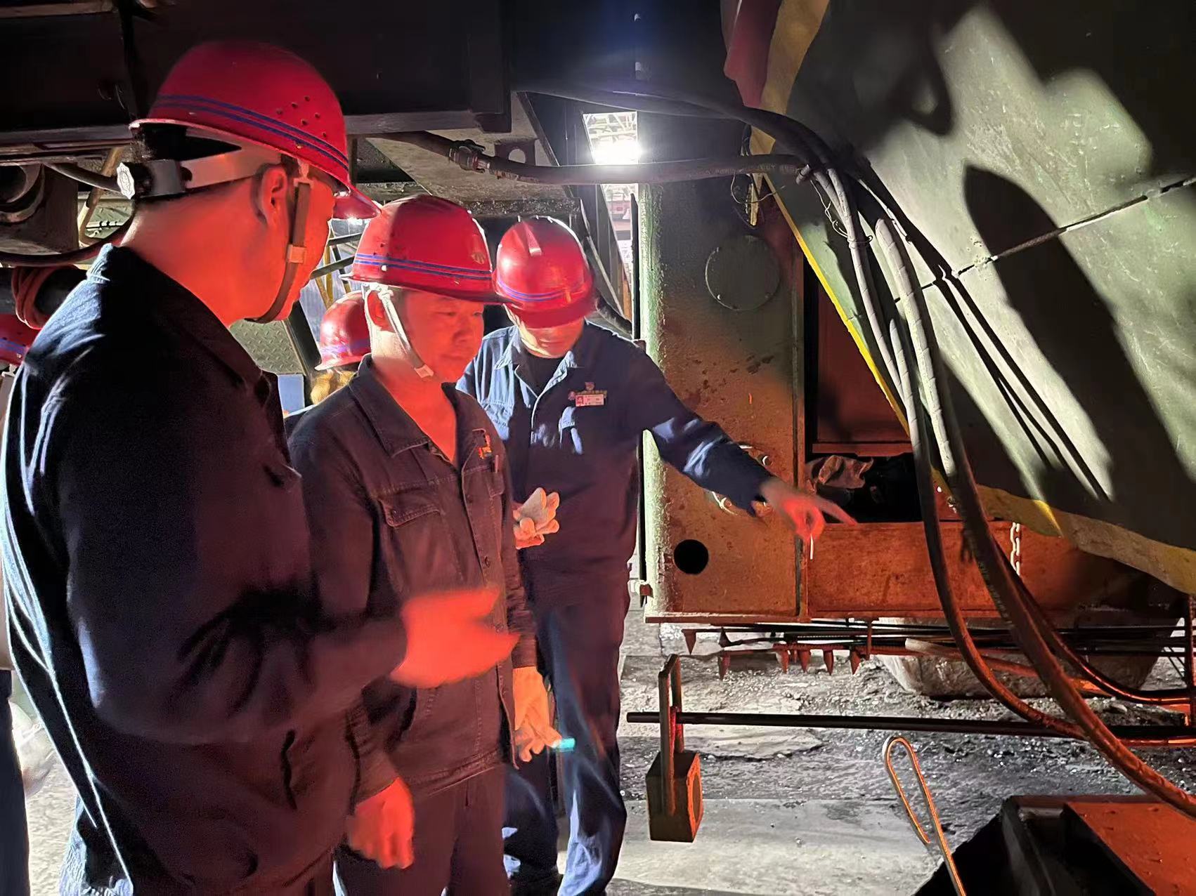 全面提高機(jī)關(guān)黨建質(zhì)量 當(dāng)好“排頭兵” 全面提高機(jī)關(guān)黨建質(zhì)量 當(dāng)好“排頭兵”