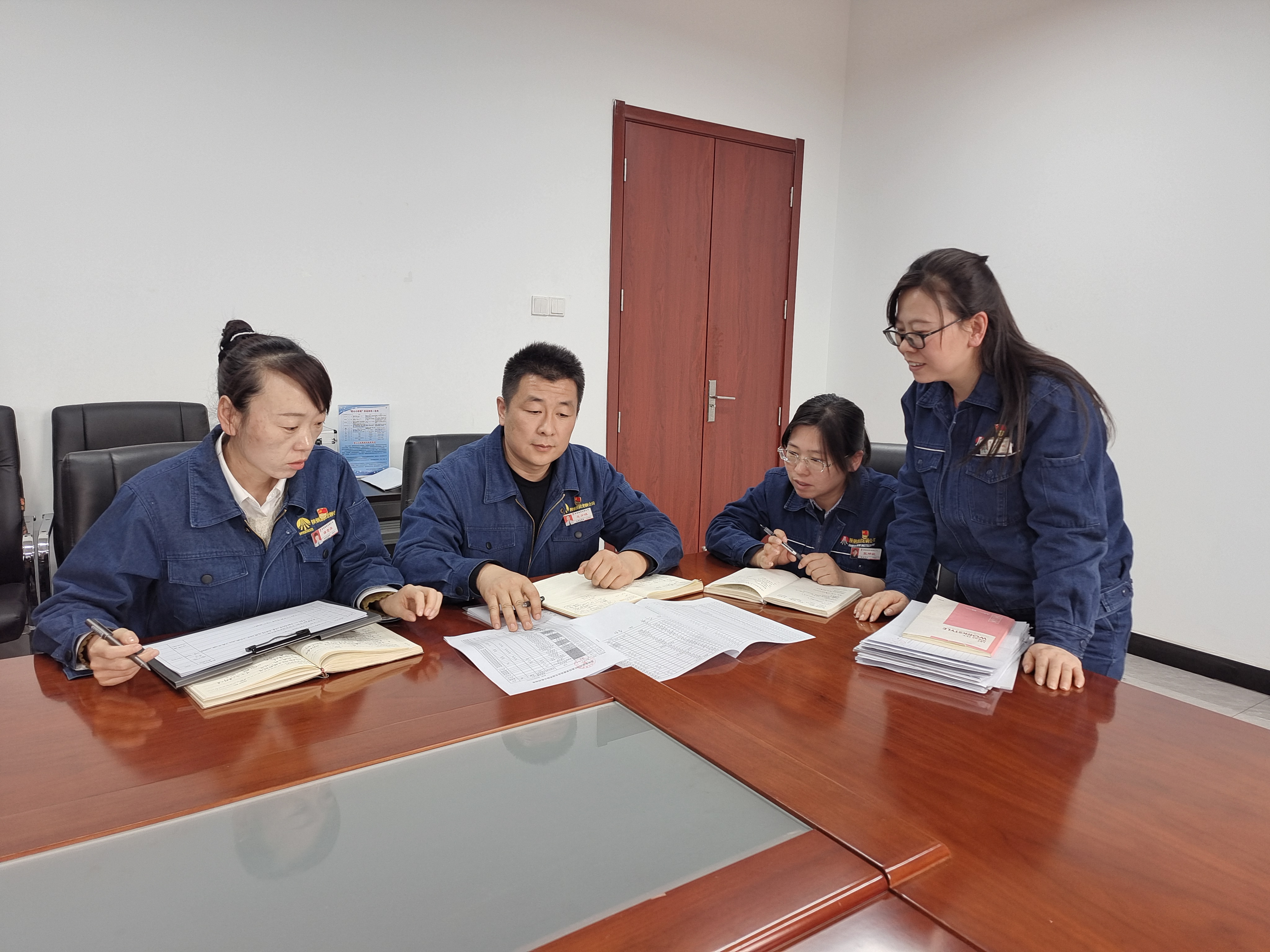 強(qiáng)化監(jiān)督執(zhí)紀(jì) 護(hù)航扭虧攻堅(jiān) 強(qiáng)化監(jiān)督執(zhí)紀(jì) 護(hù)航扭虧攻堅(jiān)