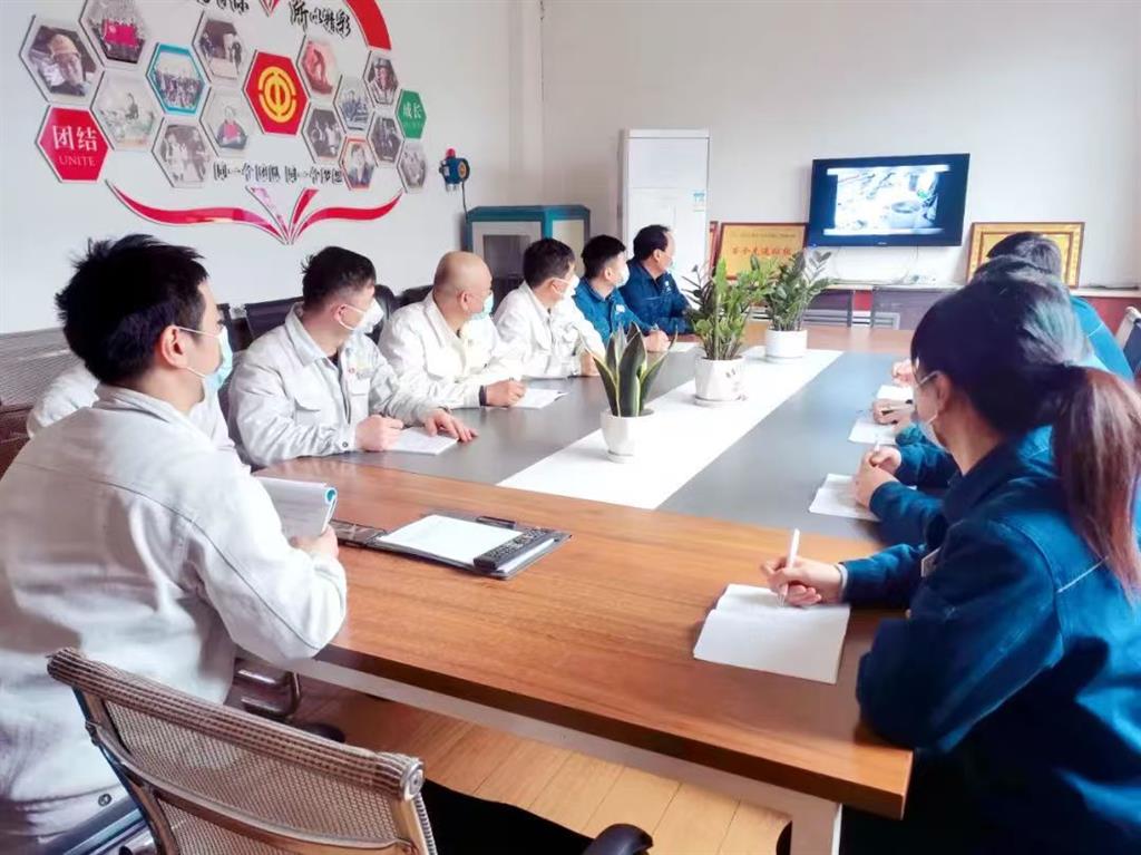 黨員先鋒勇?lián)?黨建引領(lǐng)促發(fā)展 黨員先鋒勇?lián)?黨建引領(lǐng)促發(fā)展