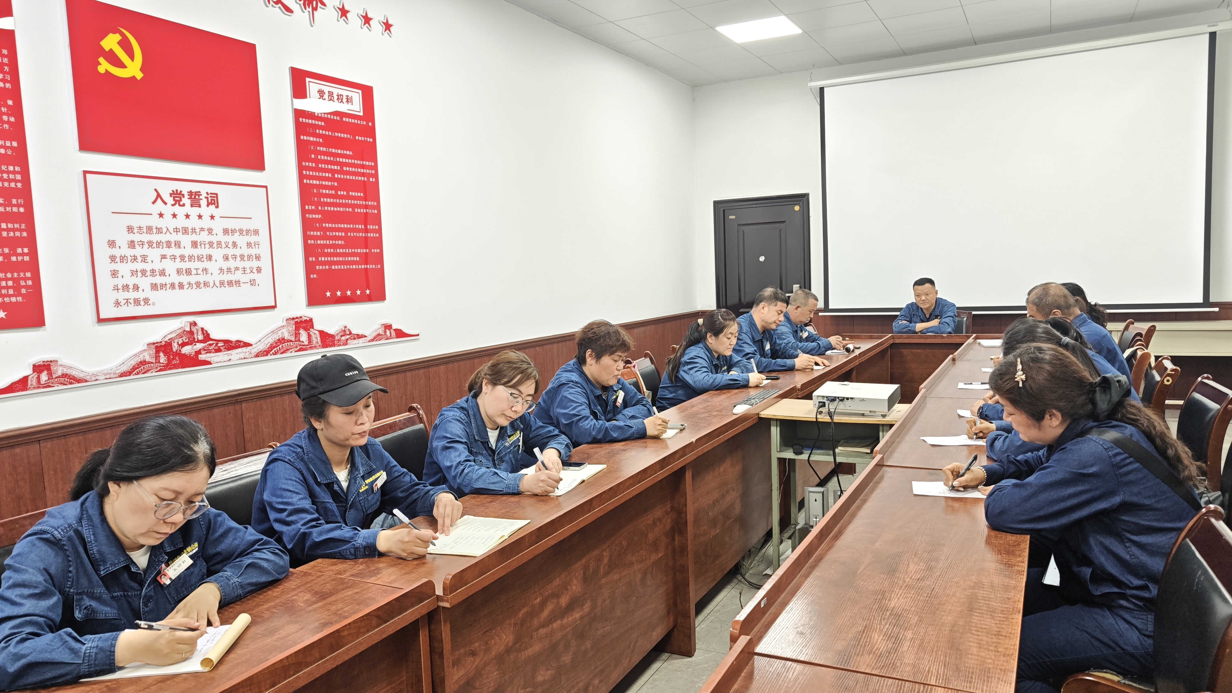 形勢教育聚合力 降本增效戰正酣 形勢教育聚合力 降本增效戰正酣